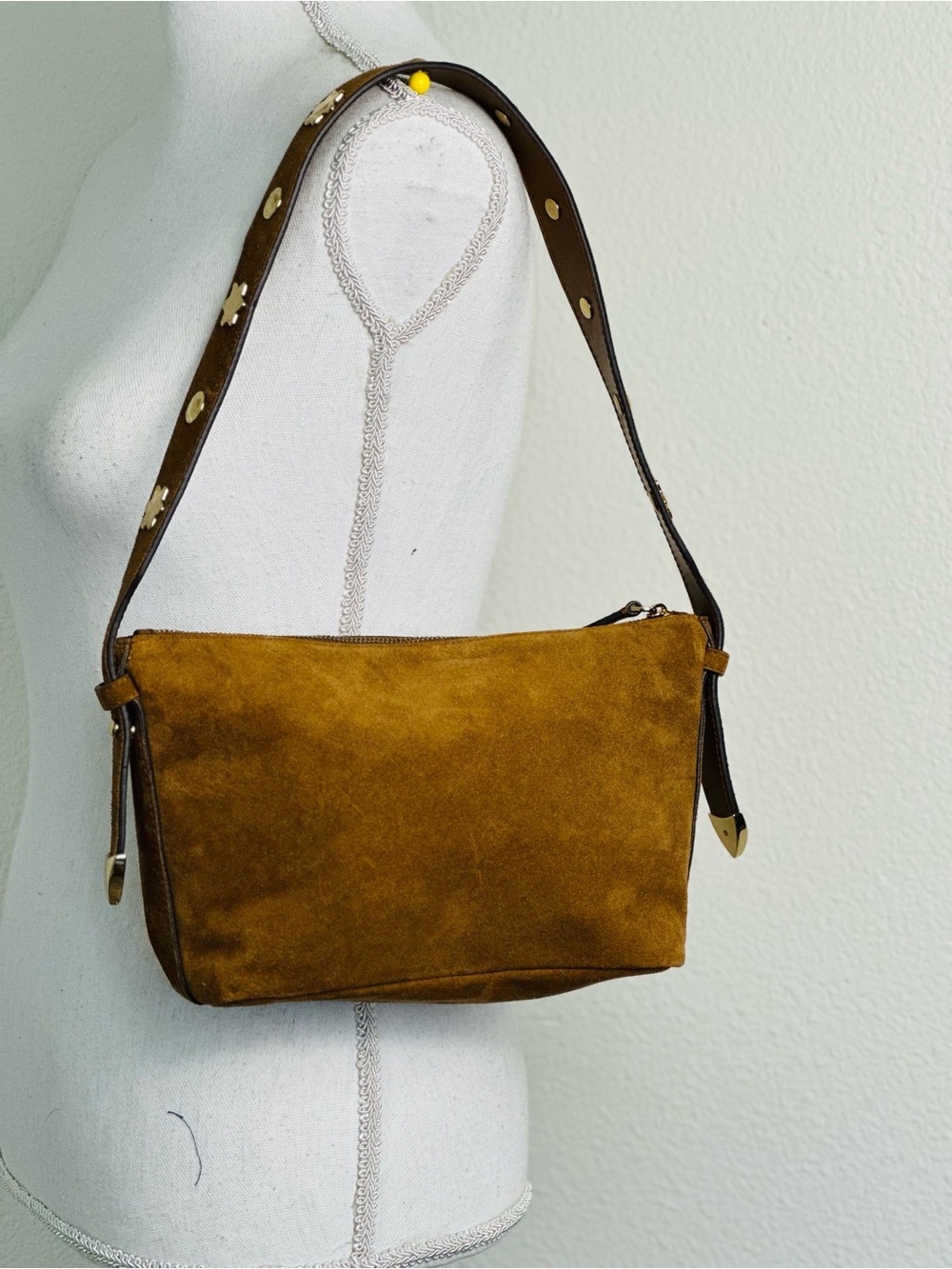 Madewell The Sun Medallion Suede Shoulder Bag in Aged Cognac